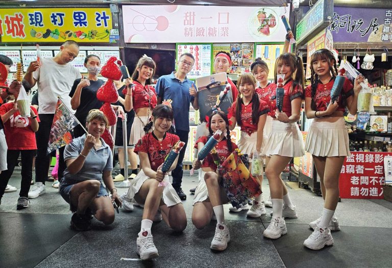 甜一口糖葫蘆｜夜市王牌必吃美食｜東大門夜市推薦攤位｜小龍女